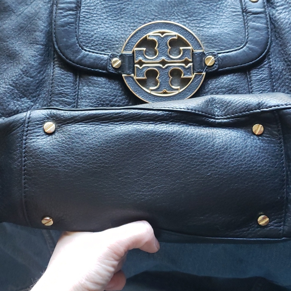 Tory Burch Amanda Black Leather Hobo - Picture 5 of 12